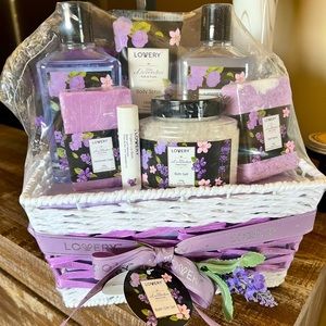 Lovery bath set